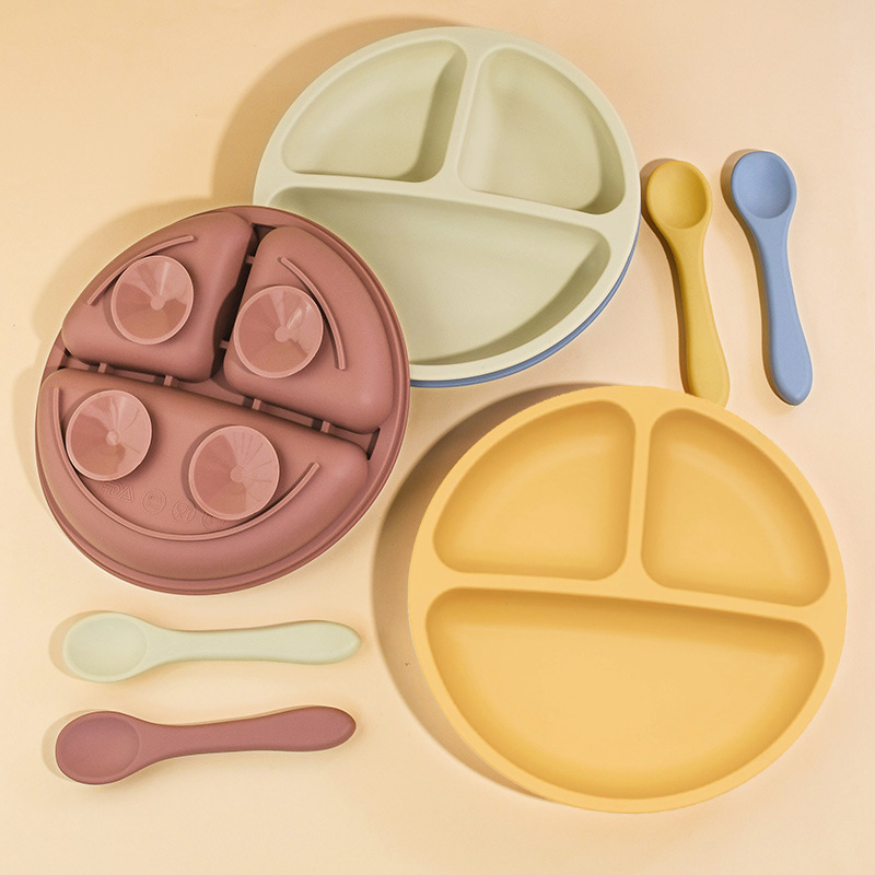 5個入りシリコンベビー食器セット 安全で柔らかい幼児用食器  - Baby Food Dispensing Spoon のレビューと価格