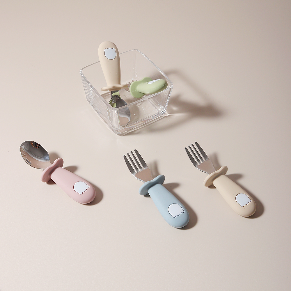 ベビーパンダ型シリコンスプーンとフォーク ステンレス製ベビー - Baby Food Lunch のレビューと価格