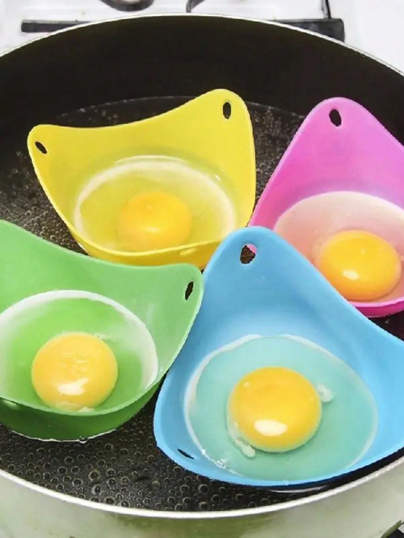 ランダムカラーの卵ボイラー型カップ4個、シリコン製ポーチドエ - Baby Food Egg のレビューと価格